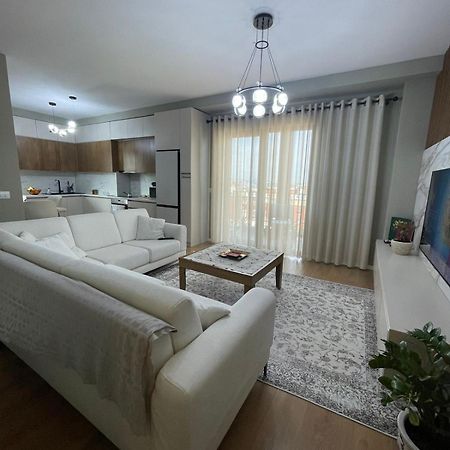 Garden Building Luxury Apartment Tirana Exteriör bild