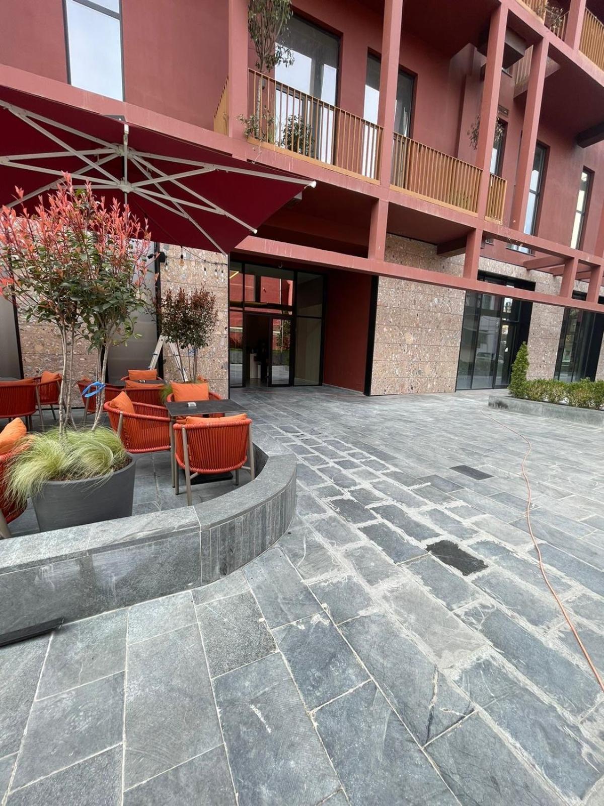 Garden Building Luxury Apartment Tirana Exteriör bild