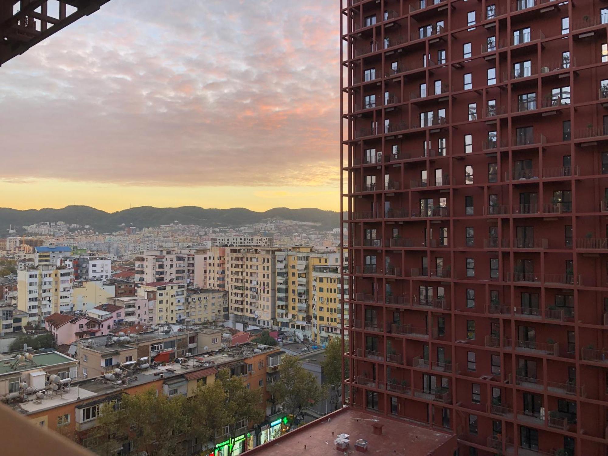Garden Building Luxury Apartment Tirana Exteriör bild