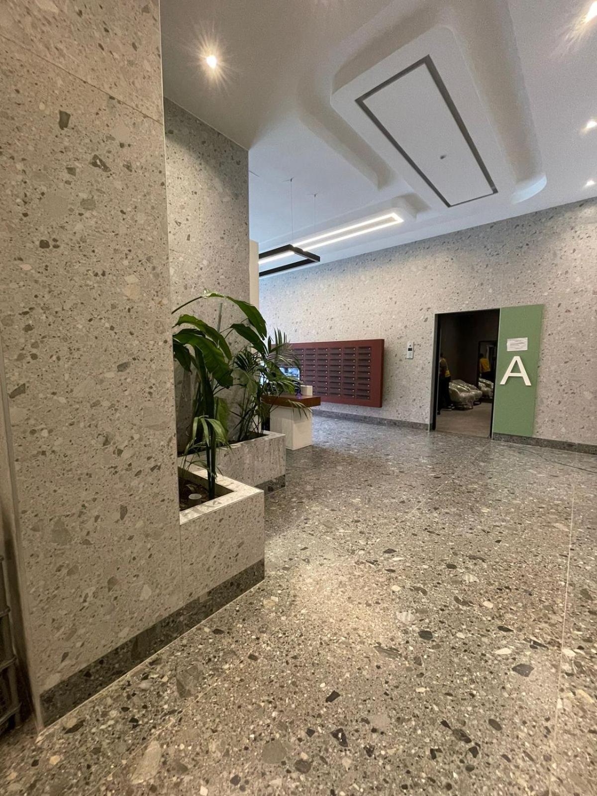 Garden Building Luxury Apartment Tirana Exteriör bild